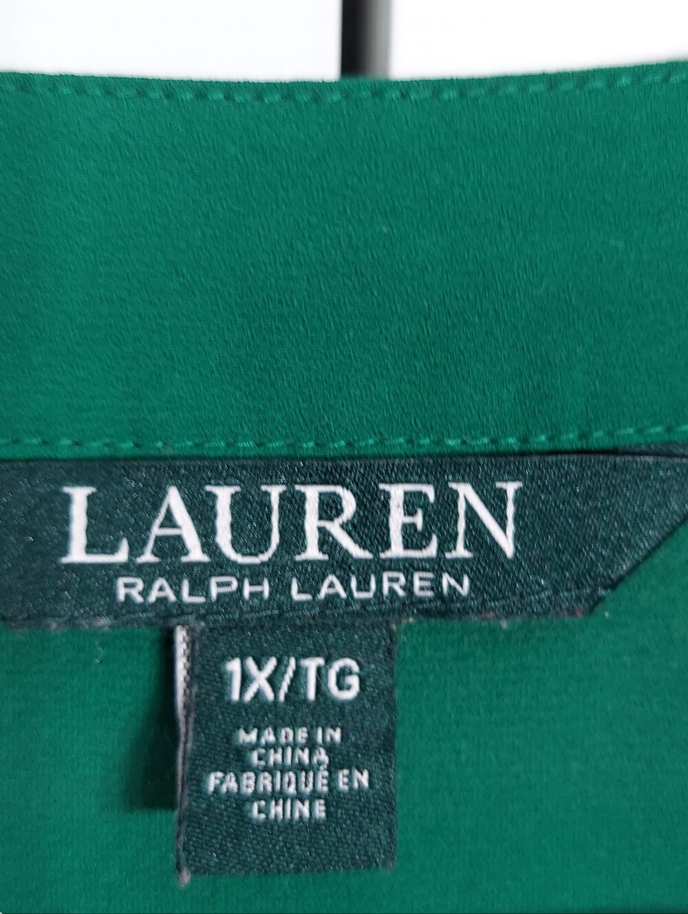Ralph Lauren Blouse, Size 1X, Emerald Green, Micro Pleat Sleeve, V-Neck - Picture 3 of 7